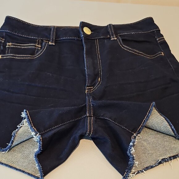 American Eagle Outfitters Size 8 Dark Wash Jean Shorts with Rolled Hems - Picture 7 of 13